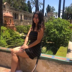 Meet your Posher, Julia